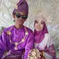 Pasangan pengantin asal Malaysia yang ceritanya viral di dunia maya. (dok. Facebook/Zuraiha Zaini)