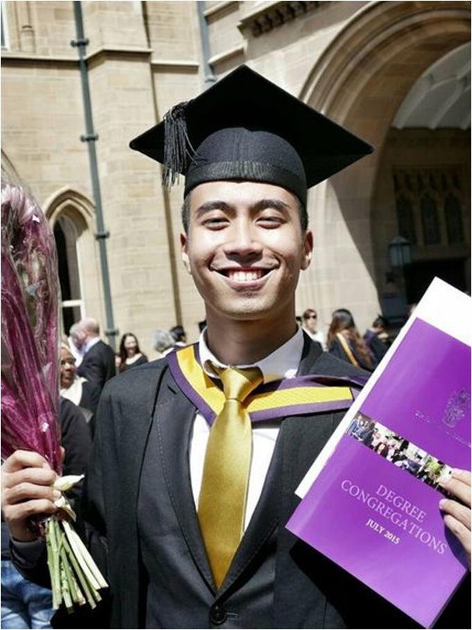 Lulus UOM, Vidi Aldiano Resmi Menyandang S2 - News & Entertainment Fimela.com