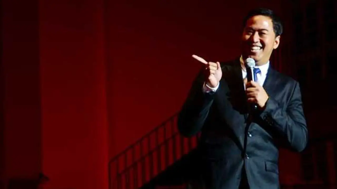 pandji-pragiwaksono-131022b.jpg