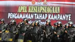 Pasukan gabungan TNI dan Polri menggelar apel kesiapsiagaan pengamanan tahap kampanye Pilkada Serentak 2017 di Lapangan Silang Monas, Jakarta, Rabu (2/11). Apel pasukan dipimpin inspektur upacara Panglima TNI dan Kapolri (Liputan6.com/Immanuel Antonius)