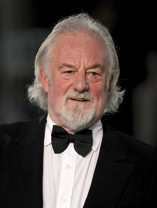 Kabar duka datang dari dunia sinema Hollywood, bahwa Bernard Hill meninggal dunia. Aktor film Titanic dan Lord of The Rings itu meninggal dunia pada Minggu (5/5) dini hari dalam usia 79 tahun. (Dominic Lipinski/PA via AP)