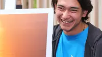 Hobi Jalan-Jalan, Adipati Dolken Berambisi Jelajahi Seluruh Indonesia