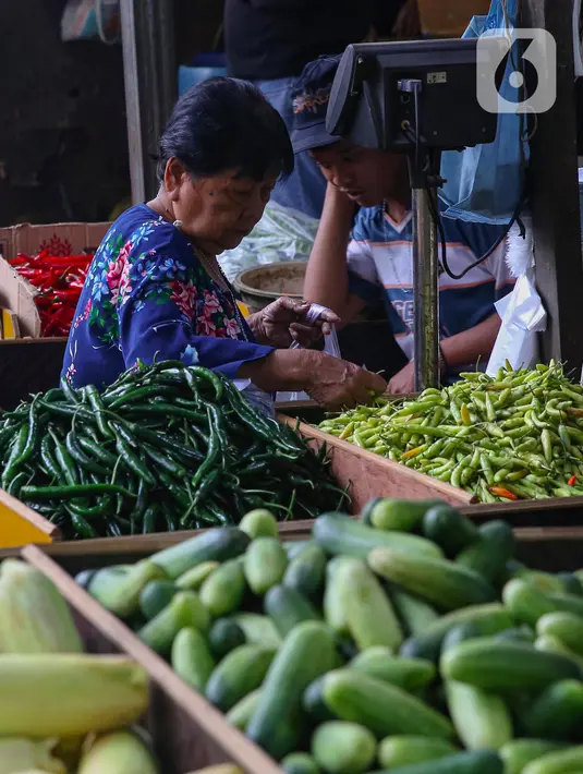 Di sisi lain, Wakil Menteri Koordinator bidang Politik dan Keamanan Lodewijk F Paulus memastikan harga bahan pokok stabil selama Ramadan 2025. (Liputan.com/Angga Yuniar)