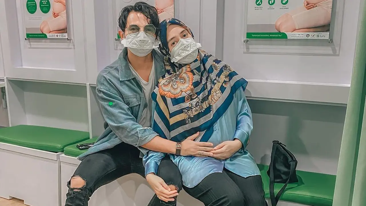 Umumkan Hamil Anak Ketiga, Ini Potret Terbaru Fairuz A Rafiq. (Sumber: Instagram/fairuzarafiq)
