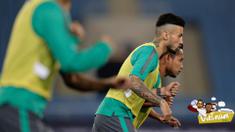 Timnas Indonesia melakukan latihan resmi terakhir jelang melawan Vietnam dalam laga leg kedua semifinal Piala AFF 2016 di Stadion My Dinh, Hanoi, Vietnam, Selasa (6/12/2016). (Bola.com/Peksi Cahyo)