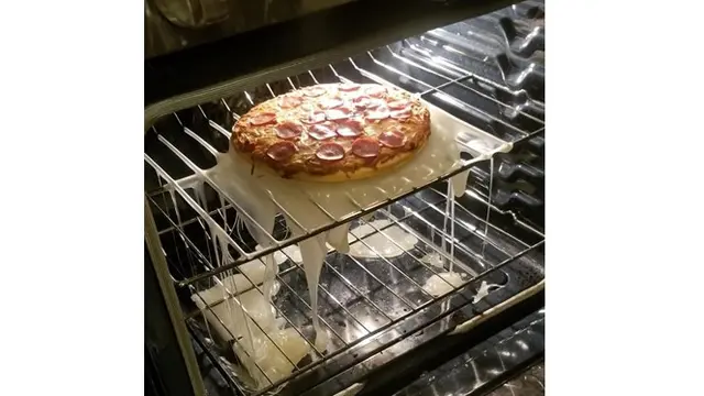 6 Momen Apes saat Mau Makan Pizza Ini Bikin Nyesek
