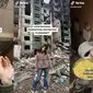 Seorang fotografer Ukraina viral di media sosial setelah dirinya mengunggah sederet video kehidupan di bungker di tengah invasi Rusia. (Tangkapan Layar TikTok/valerisssh)