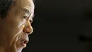 Ekspresi Presiden Toshiba Hisao Tanaka saat konferensi pers pengunduran dirinya di Tokyo, Selasa (21/7/2015). Tim peneliti menemukan penyimpangan pencatatan keuntungan perusahaan yang dilakukan Tanaka dari tahun 2008. (Reuters/Thomas Peter)