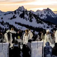 Sebuah show yang menyuguhkan konsep unik.