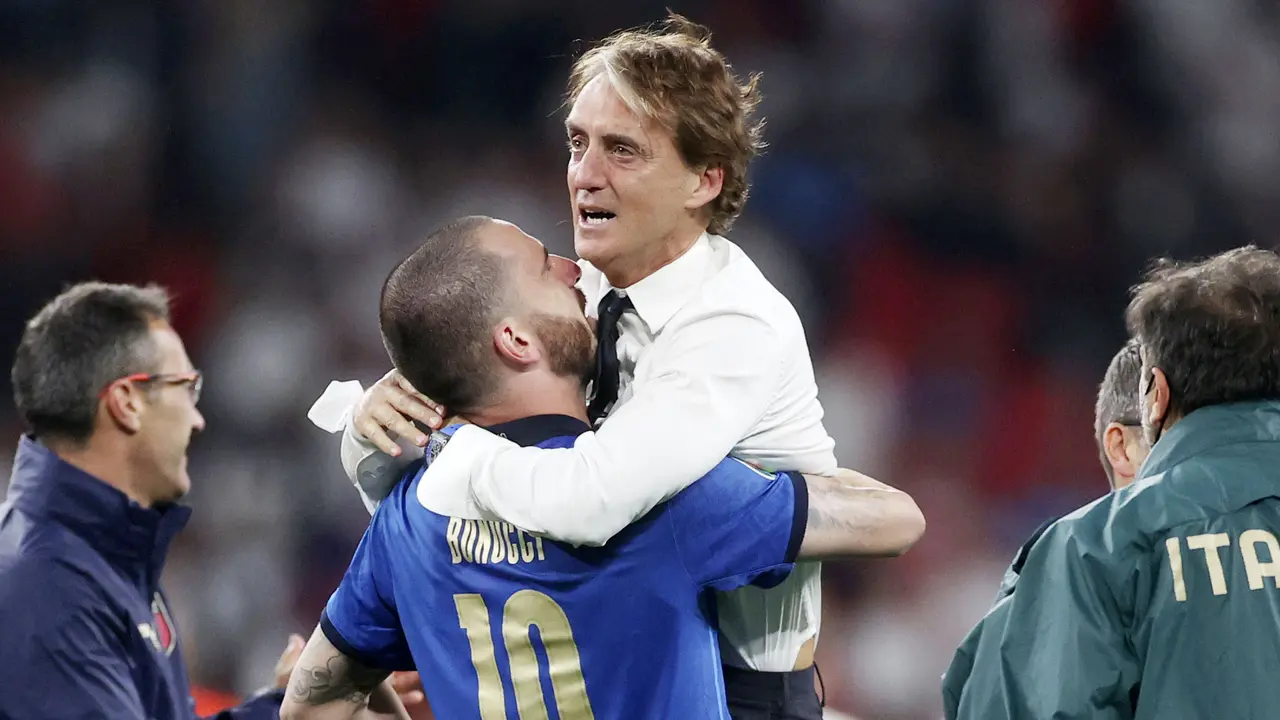 Foto Piala Eropa: Daftar Juru Taktik Jenius yang Berhasil Mengangkat Trofi di Ajang Euro