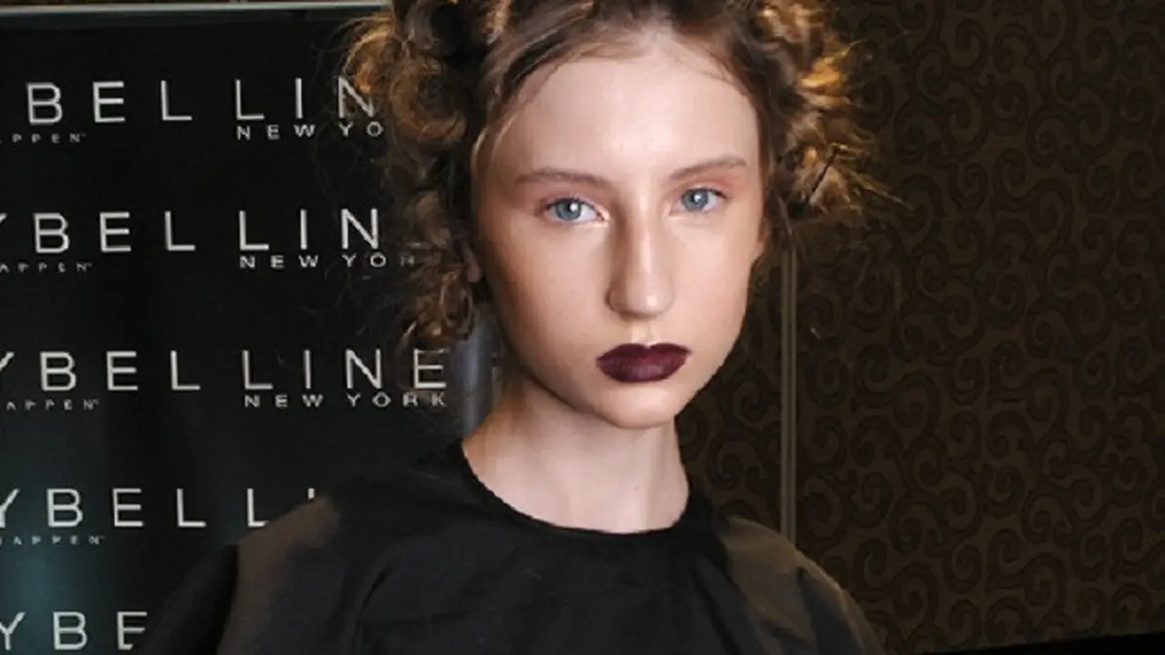 Mengintip Balik Panggung DFW 2017, Ini Tren Makeup yang Akan Hits