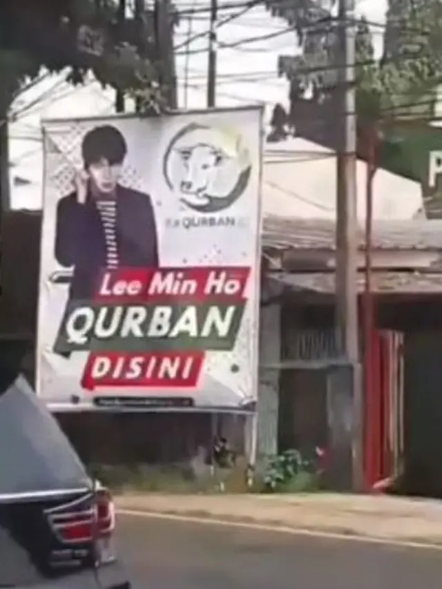 5 Potret Kocak Spanduk Iduladha Ini Kreatif Banget, Bikin Geleng Kepala