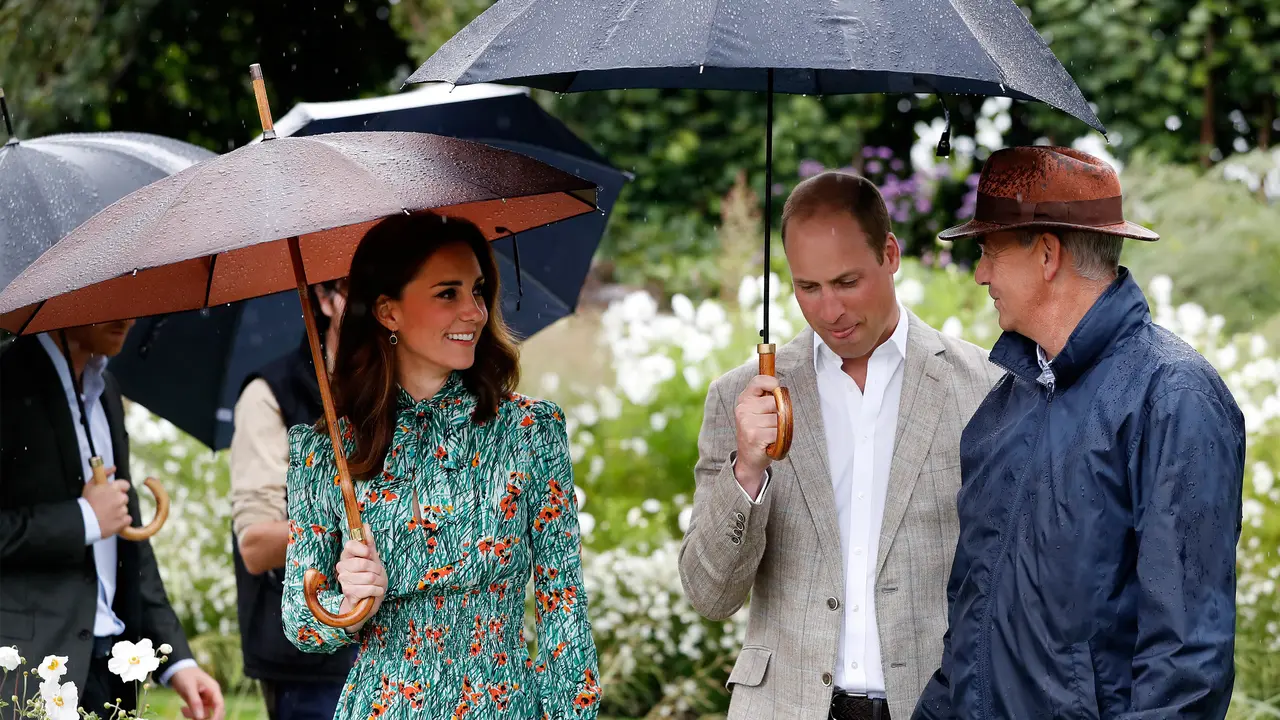 PHOTO: Kenakan Gaun Bermotif Bunga Poppy, Kate Middleton Tampil Anggun