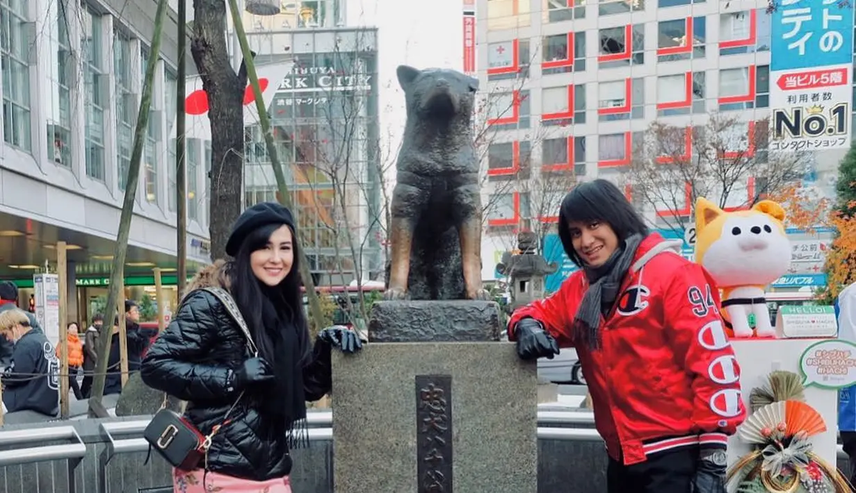 Kevin Aprilio dan Vicy Melanie