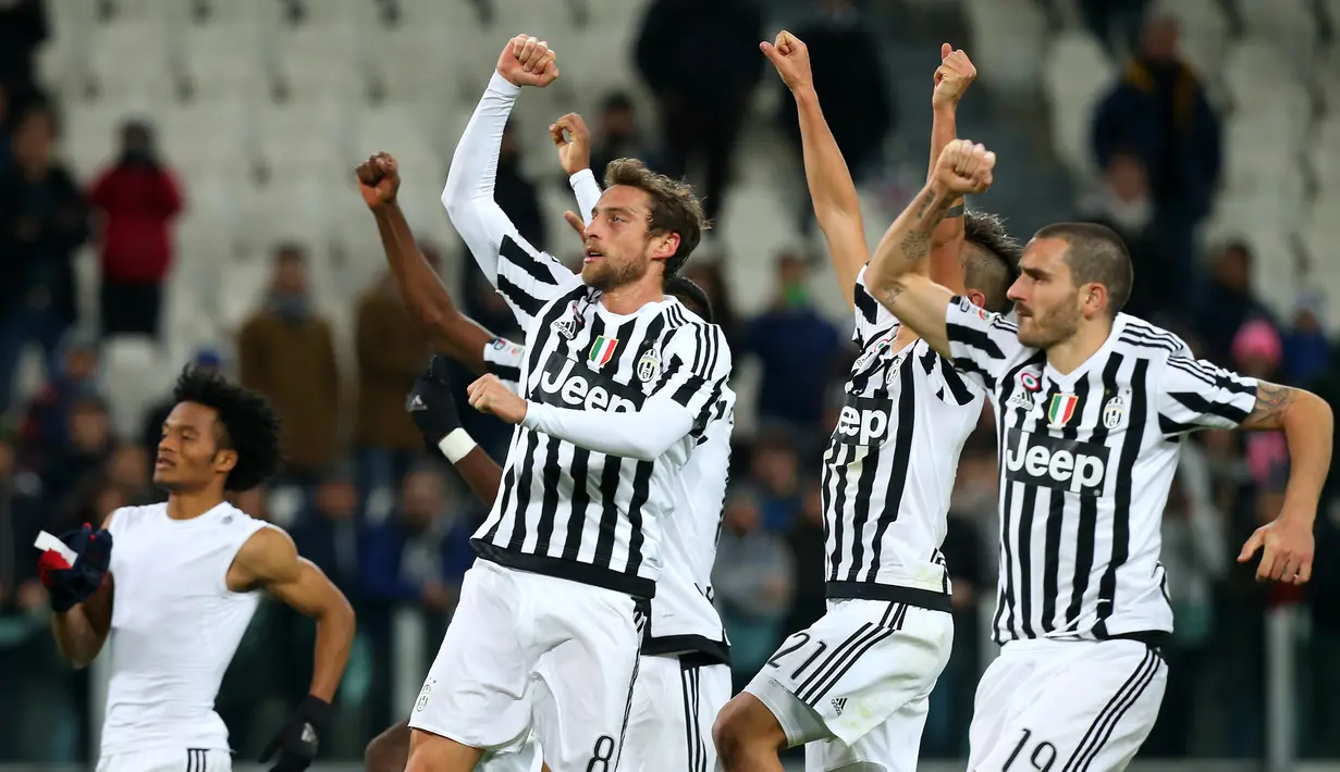 Pemain Juventus merayakan kemenangan atas Genoa dalam lanjutan Serie A Italia di Stadion Juventus, Turin, Kamis (4/2/2016) dini hari WIB. (AFP/Marco Bertorello)
