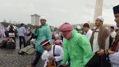 Aa Gym meminta siapa pun agar tidak terlalu banyak memikirkan permasalahan terkait dugaan penistaan agama Ahok dan lebih baik berdoa.