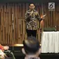 Ketua KPI Yuliandre Darwis memberikan sambutan dalam acara buka puasa bersama di SCTV Tower, Jakarta (22/5). SCM-Emtek menggelar buka bersama dengan jajaran Kemenkominfo, Komisi I DPR, KPI, dan Lembaga Sensor Film (LSF). (Liputan6.com/Herman Zakharia)