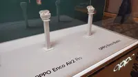 Oppo Enco Air2 Pro dan Oppo Enco Buds2 (Liputan6.com/Giovani Dio Prasasti)