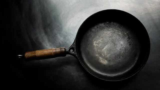 Ilustrasi wajan, menggoreng