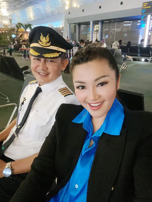 [Fimela] Fitri Carlina dan Hendra Sumendap