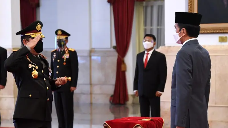 Presiden Joko Widodo atau Jokowi melantik Listyo Sigit Prabowo sebagai Kapolri di Istana Negara, Rabu (27/1/2021).