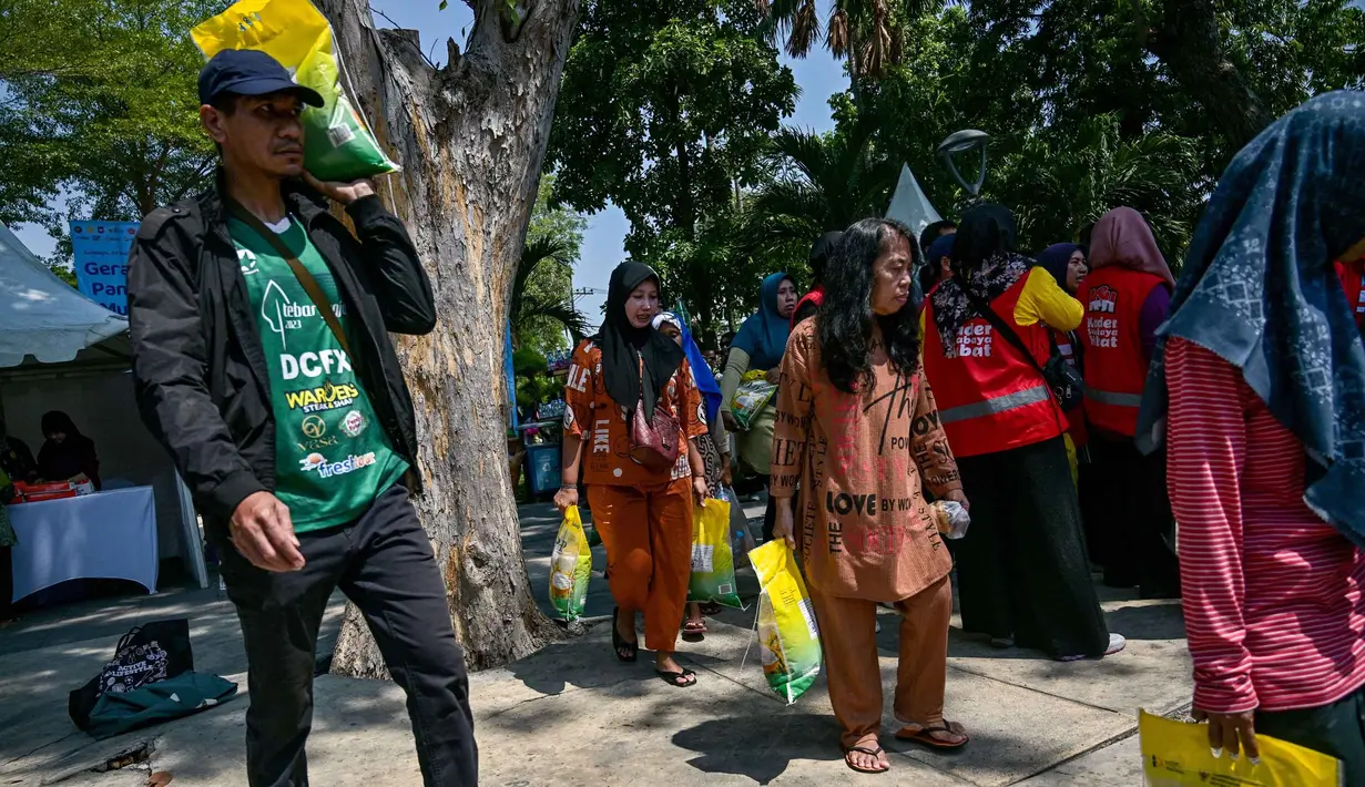 Stok beras yang disiagakan untuk kegiatan GPM Serentak di Jatim sebanyak 2.491 ton. (Juni KRISWANTO/AFP)