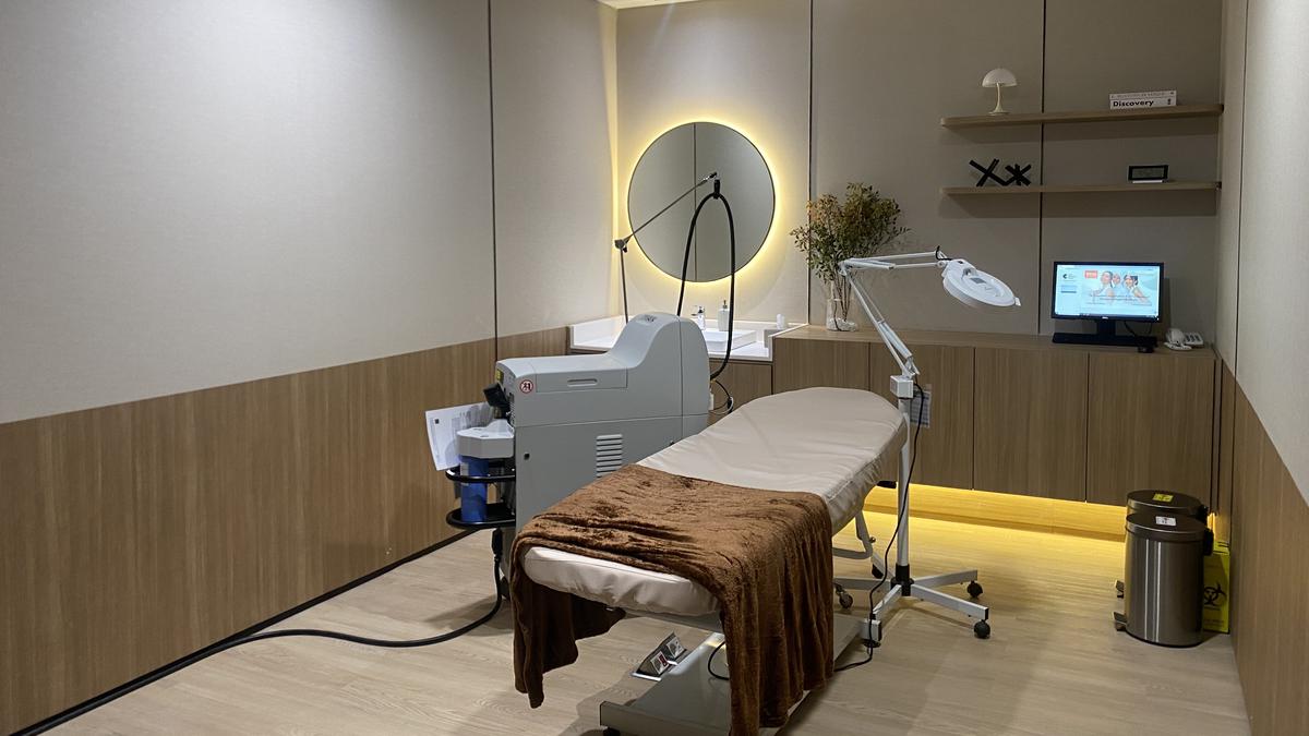 Bekas Jerawat Mudah Hilang Asal Tidak Disentuh Tangan Hingga Melakukan Perawatan di Klinik Kecantikan
