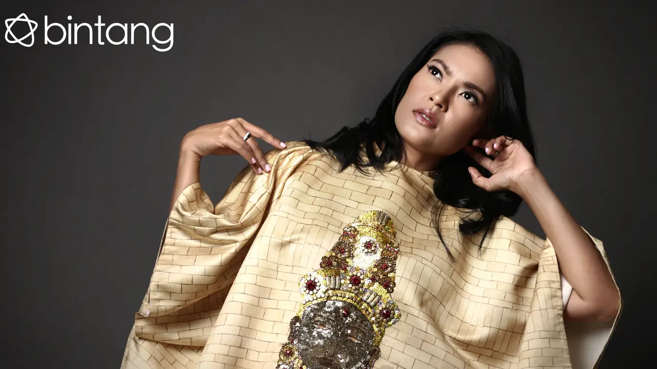 [Bintang] Lola Amaria