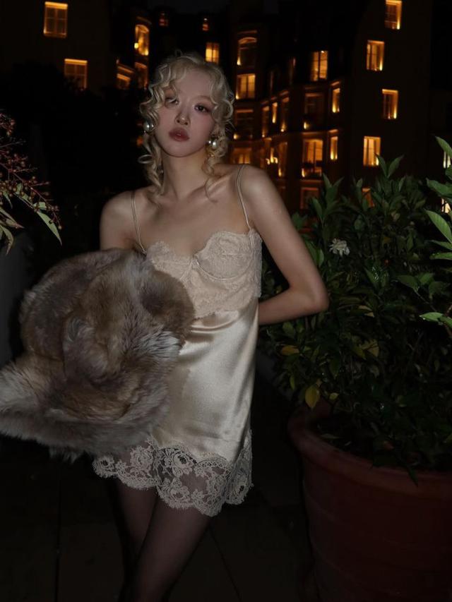 Rose Blackpink Hadir di Paris Fashion Week. [@roses_are_rosie]