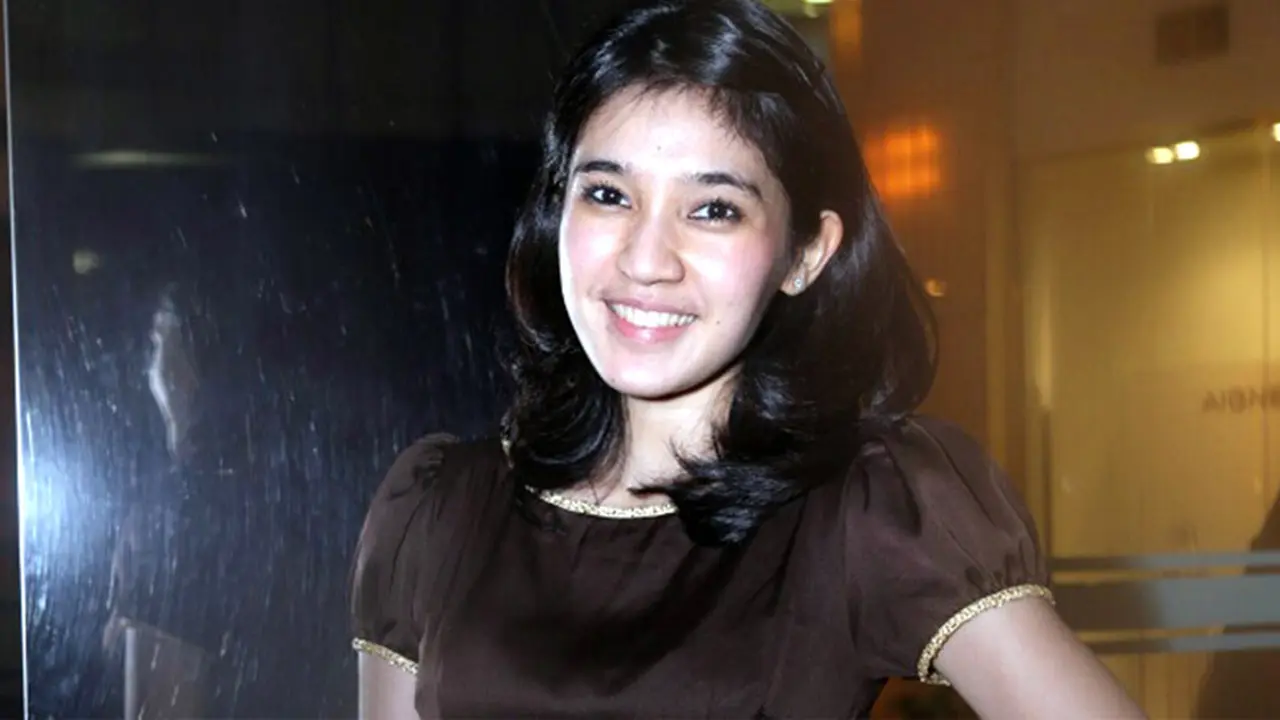 Dhini Aminarti
