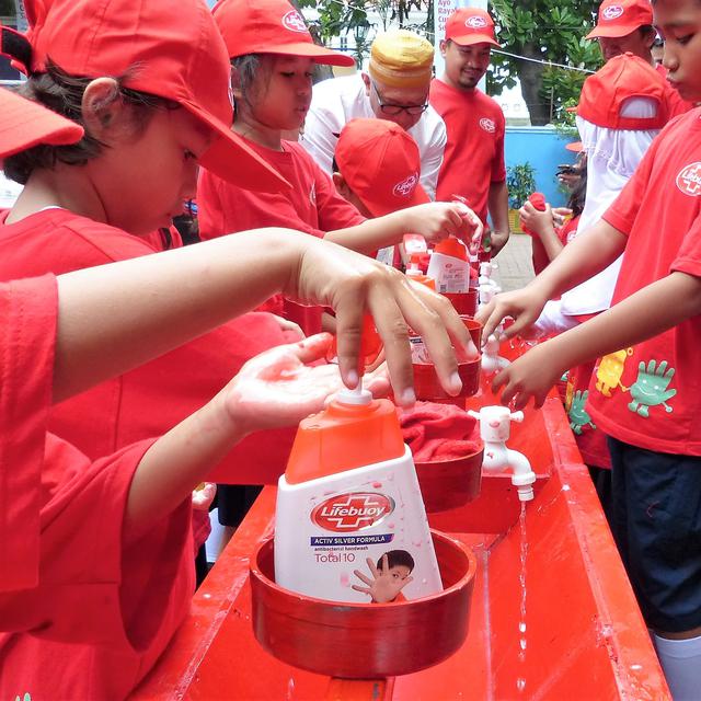 Gagasan Untuk Poster 7 Langkah Cuci Tangan Pakai Sabun ...