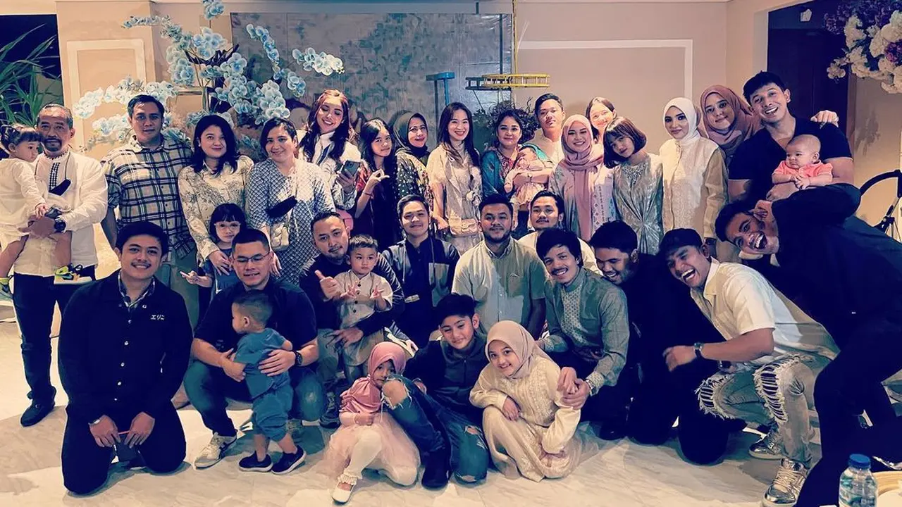 Anang Hermansyah dan Ashanty menggelar acara buka puasa bersama (Foto: Instagram @ashanty_ash)