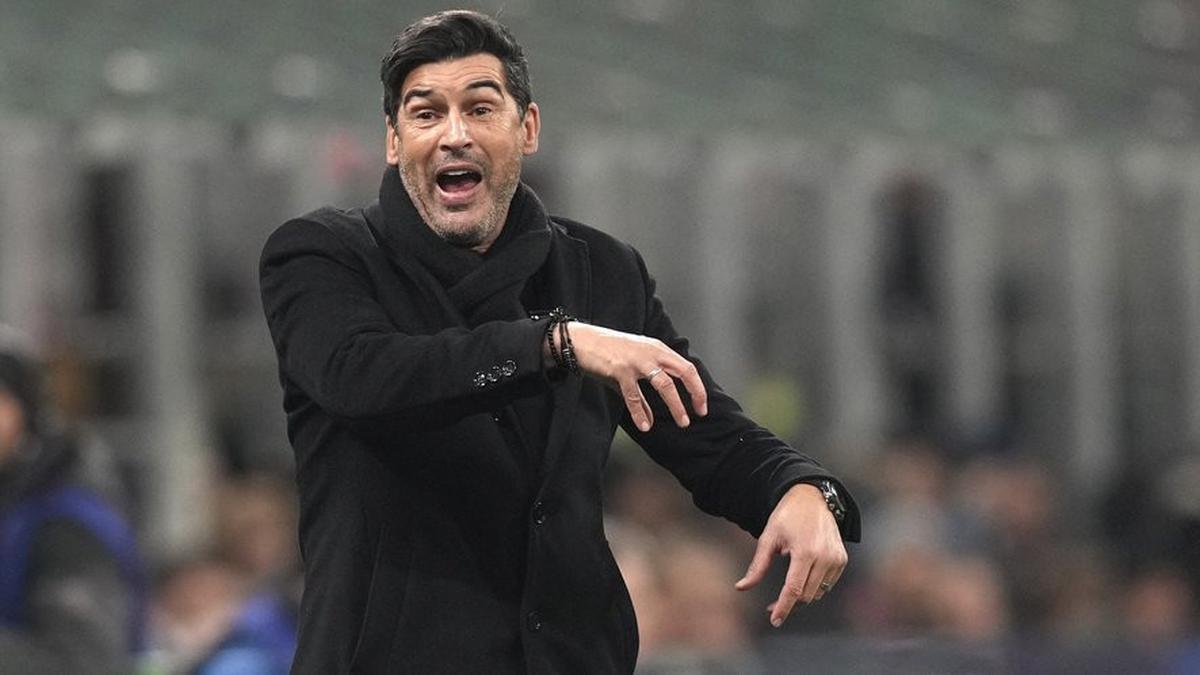 Usai Insiden dengan Wasit, Pelatih Eks Milan Ini Diancaman Sanksi Tujuh Bulan