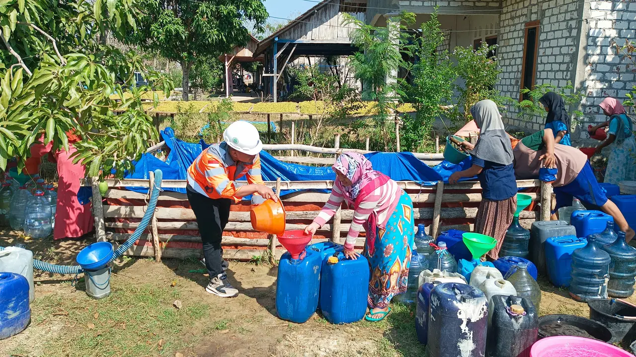 120.000 Liter Air Bersih Mengalir ke Rembang Antisipasi Kekeringan