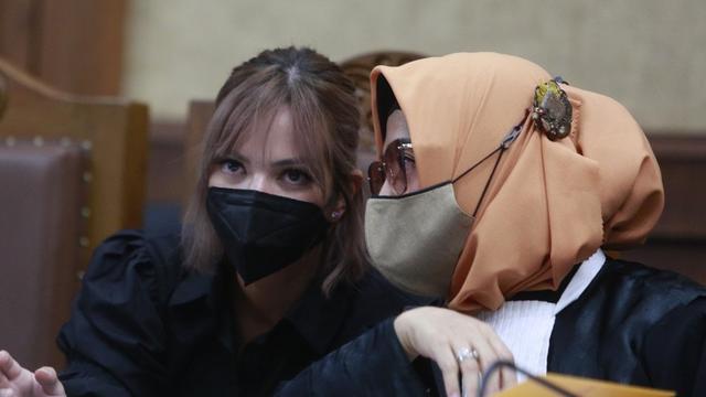 [Fimela] Nia Ramadhani dan Ardi Bakrie