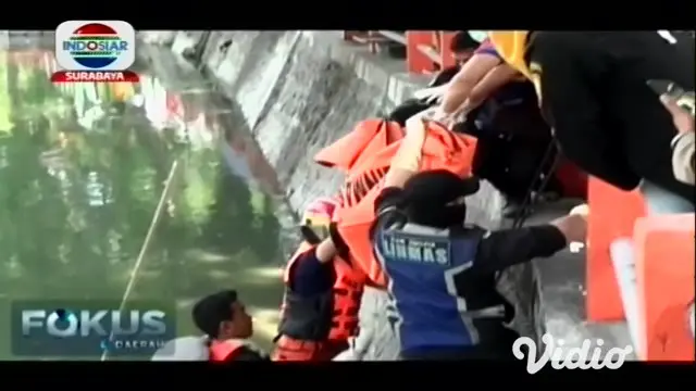 VIDEO: Jasad Bayi Dalam Tas Plastik Ditemukan di Aliran Kalimas Surabaya
