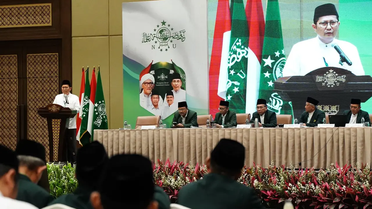 Ketua Sidang Komisi Waqi'iyah, Muhammad Cholil Nafis, di Hotel Sultan, Jakarta, Kamis (6/2/2025). (Merdeka.com/Nur Habibie)