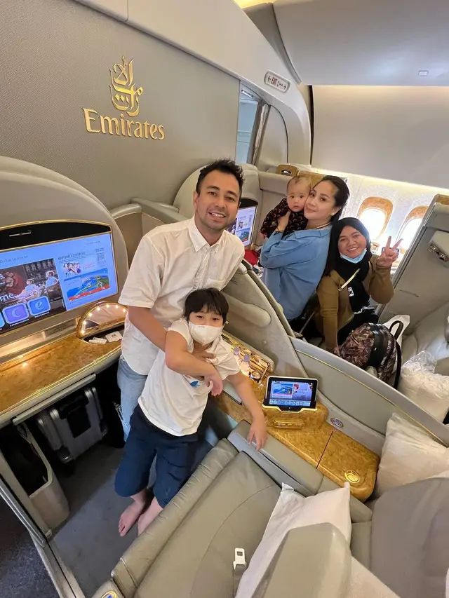 Raffi Ahmad dan keluarga (Instagram/raffinagita1717)