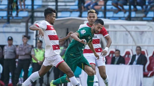 Persebaya Vs Madura United pada leg pertama babak delapan besar Piala Indonesia di Stadion Gelora Bung Tomo, Surabaya, Rabu (19/6/2019).