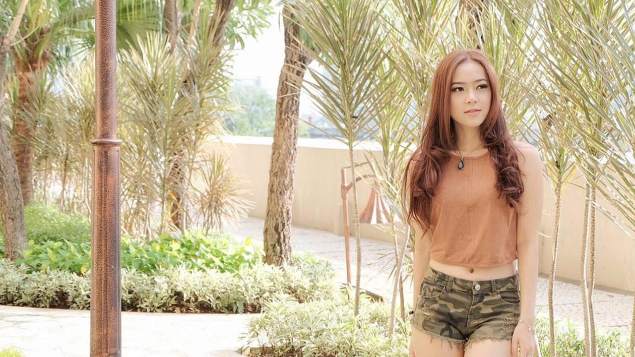 Rere Regina Sindir Charly Van Houten Lewat Lagu?