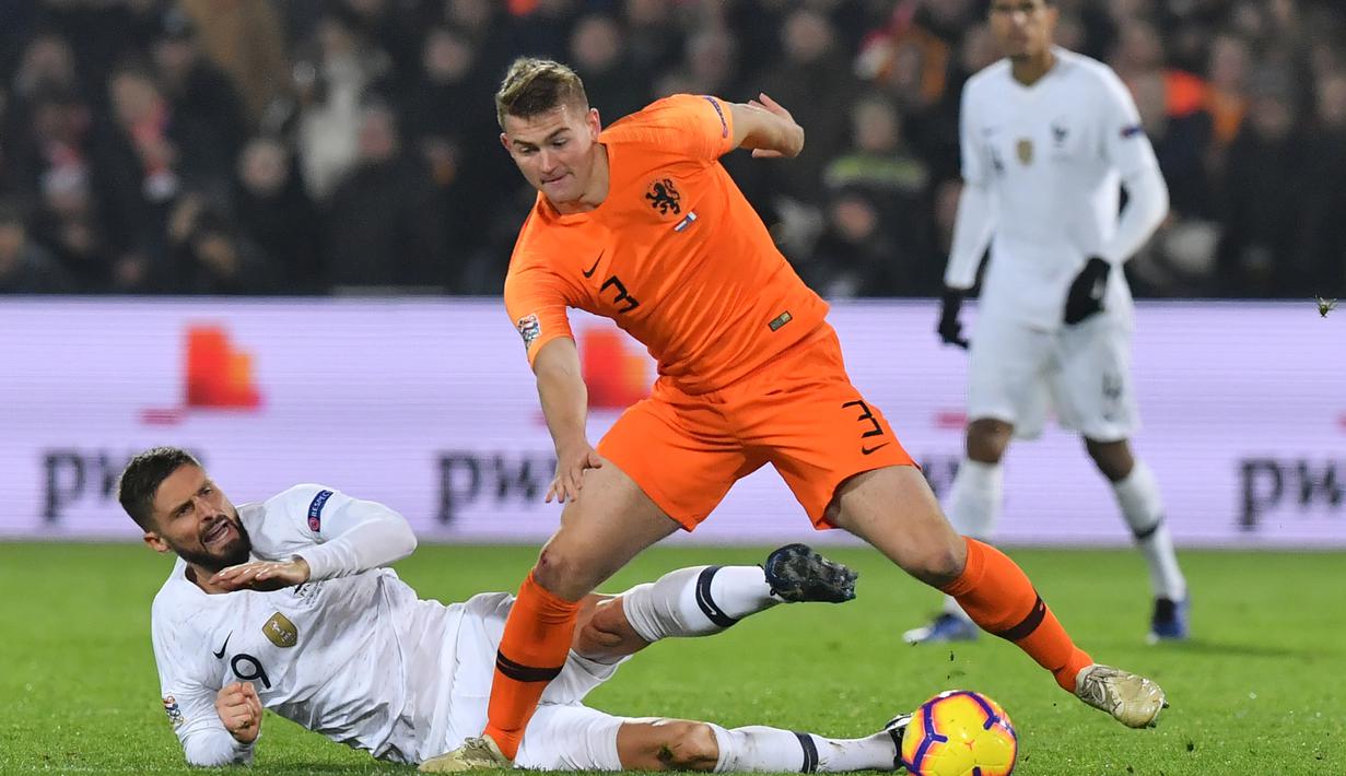 3. Matthijs De Ligt - Wonderkid Belanda ini telah pindah dari Ajax Amsterdam untuk bergabung dengan Juventus, sebuah langkah yang positif. Bek berusia 20 tahun ini musim lalu dinobatkan sebagai pemain muda terbaik di Liga Belanda. (AFP/Emmanuel Dunand)