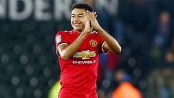 Jesse Lingard - Pemain jebolan akademi Manchester United mampu menembus tim senior pada 1 Juli 2014. Namun, kariernya di tim utama Setan Merah tidak selalu berjalan mulus. Ia kesulitan mendapat kesempatan bermain reguler di bawah Ole Gunnar Solskjaer. (Foto: AFP/Geoff Caddick)