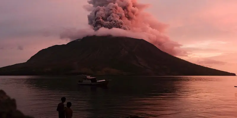 Gunung Ruang Kembali Erupsi