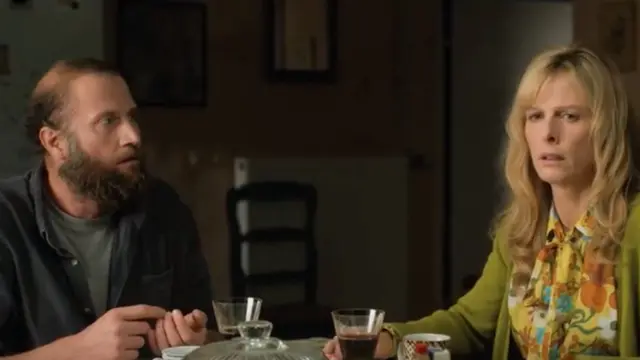 Rodolphe Belier (Francois Damien) dan Gigi (Karin Viard) dalam La Famille Belier atau The Berlier Family. (Foto: Mars Films/ France 2 Cinema/ IMDb)