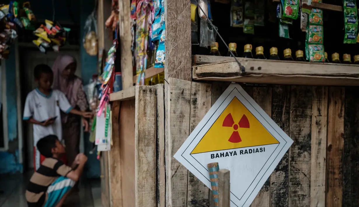Kementerian Lingkungan Hidup (KLH) menyebut ada 32 titik yang terdeteksi terkontaminasi zat radioaktif di Cikande, dengan rincian 22 di dalam area industri dan 10 di dekat permukiman warga. (Yasuyoshi CHIBA/AFP)