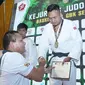 Pemenang Kejurnas Judo Kasad Cup 2023 mendapat pengalungan medali (Ist)