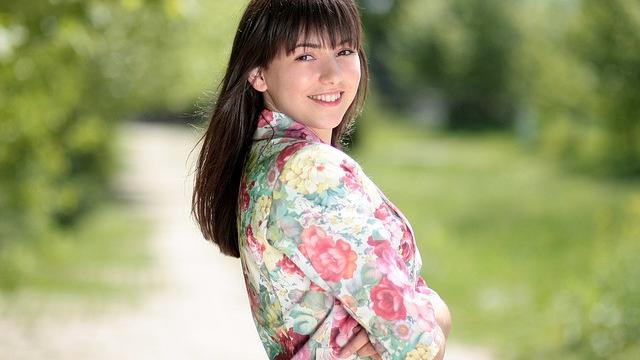 Ilustrasi rambut berponi