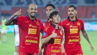 Dua gol Persija disarangkan dua pemain berbeda. Mereka adalah Ryo Matsumura dan Gustavo Almeida. (Bola.com/M Iqbal Ichsan)