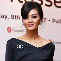 Sebagai ibu, sudah sewajarnya Farah selalu ingin memberikan yang terbaik untuk anaknya. Termasuk dalam urusan makanan yang dikonsumsinya setiap hari. Diakui farah, ia selalu mencari ide untuk memasak. (Nurwahyunan/Bintang.com)