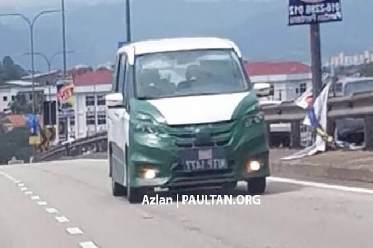 Nissan Serena bocor tengah diuji coba (Paultan)